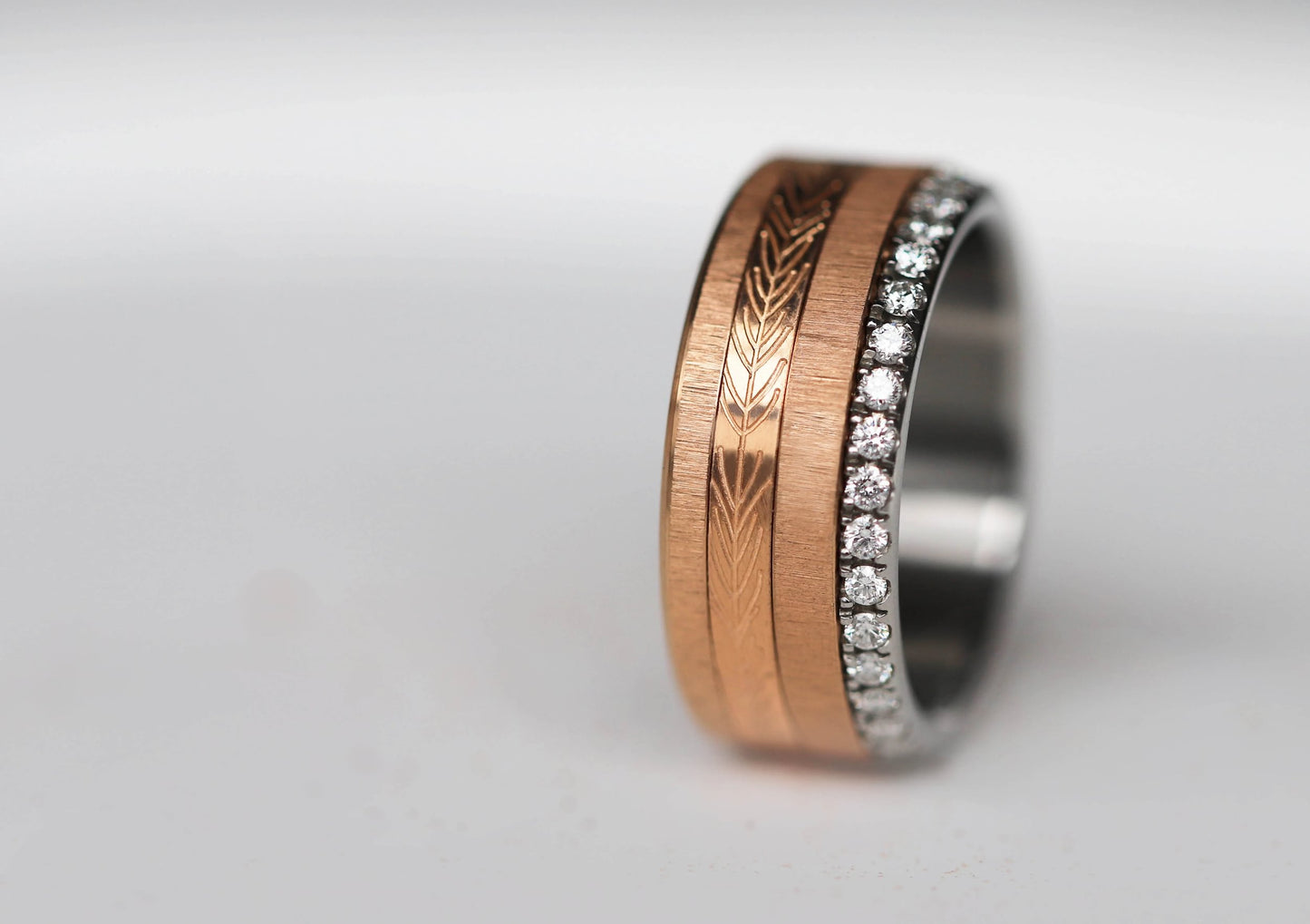 Bague complète mood joaillerie avec diamants - Feuilles de diamants