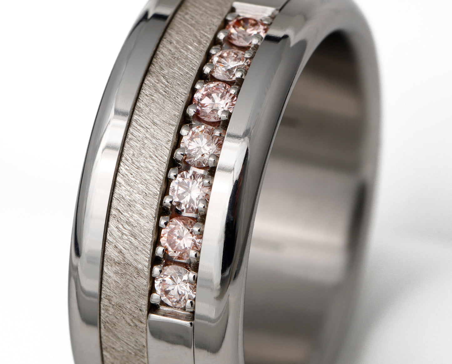 Medium Addon aus Edelstahl mit Zermatter rosa „Pur“ Diamanten vollständig besetzt