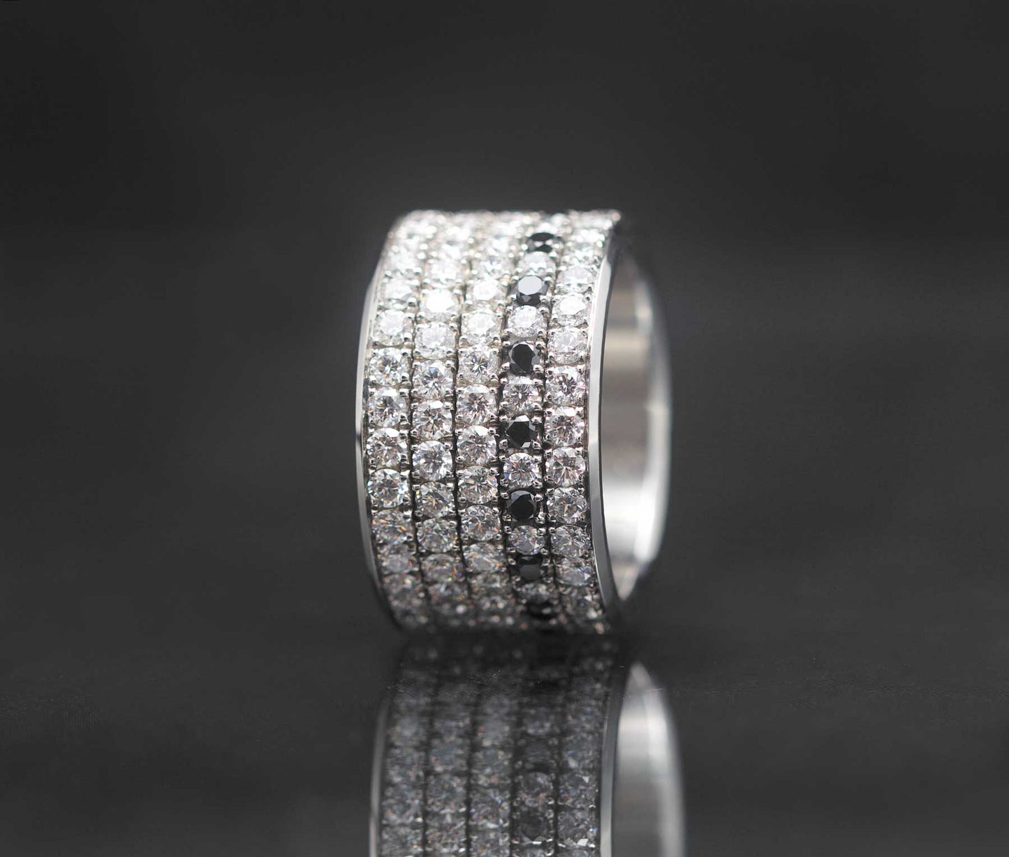 Addon medium acier entièrement serti de diamants et diamants noirs 1.9 mm