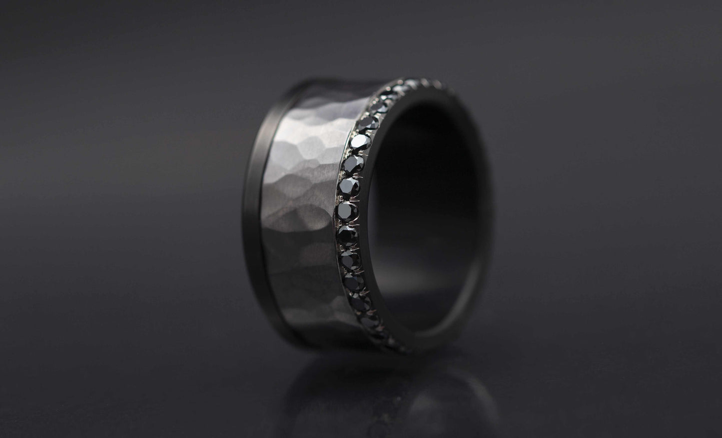 Base small black entièrement sertie de diamants noirs 1.9mm sur un côté