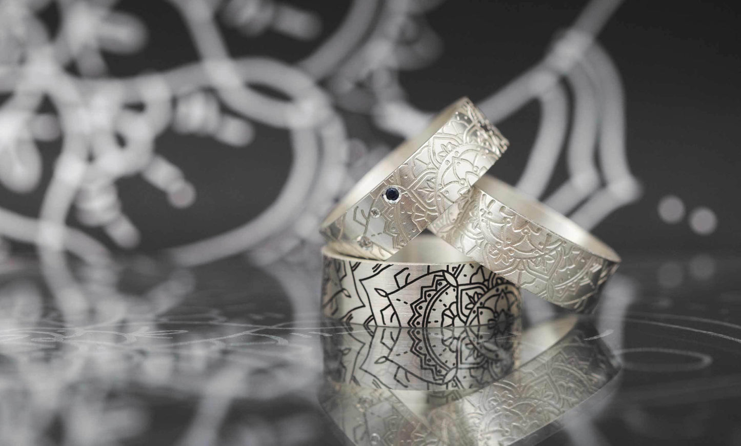 addon en argent "LIANHUA " serti de saphirs et de diamants