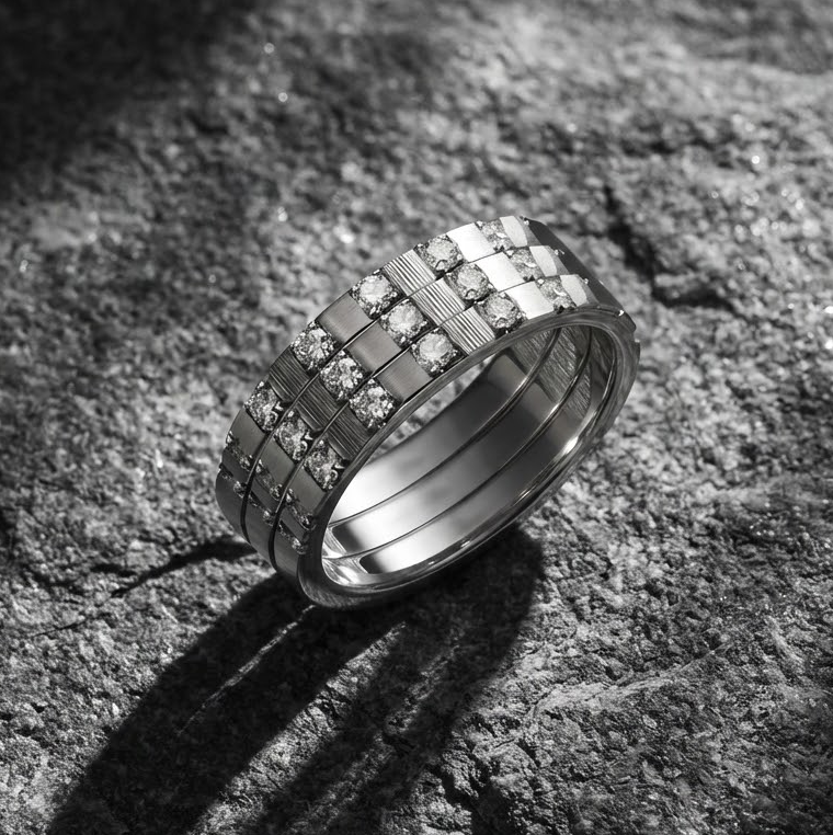 Anneau en or gris 18k (medium) "Harmonie" de la collection "Carré d'or" pour bague mood de luxe