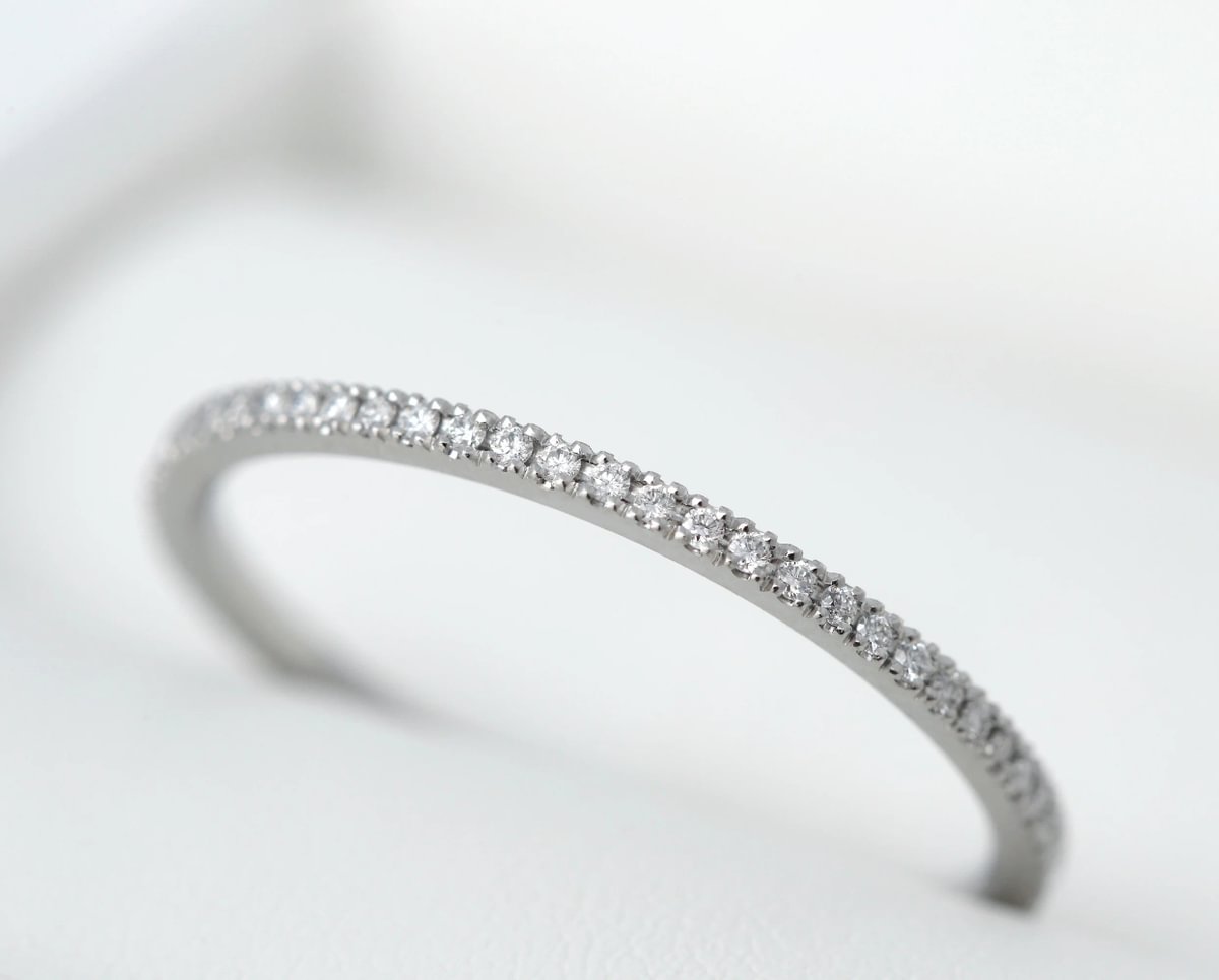 Mini addon en acier serti de diamants blancs 0.9mm