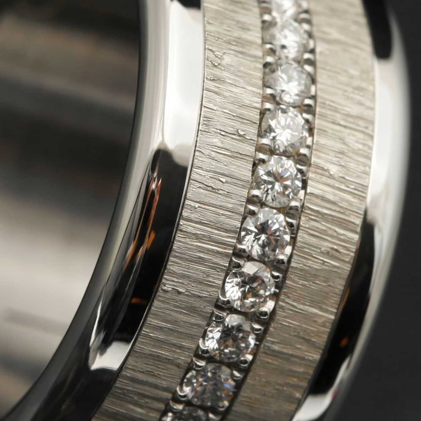 Medium Addon aus Stahl mit 1,9mm Diamanten vollständig besetzt