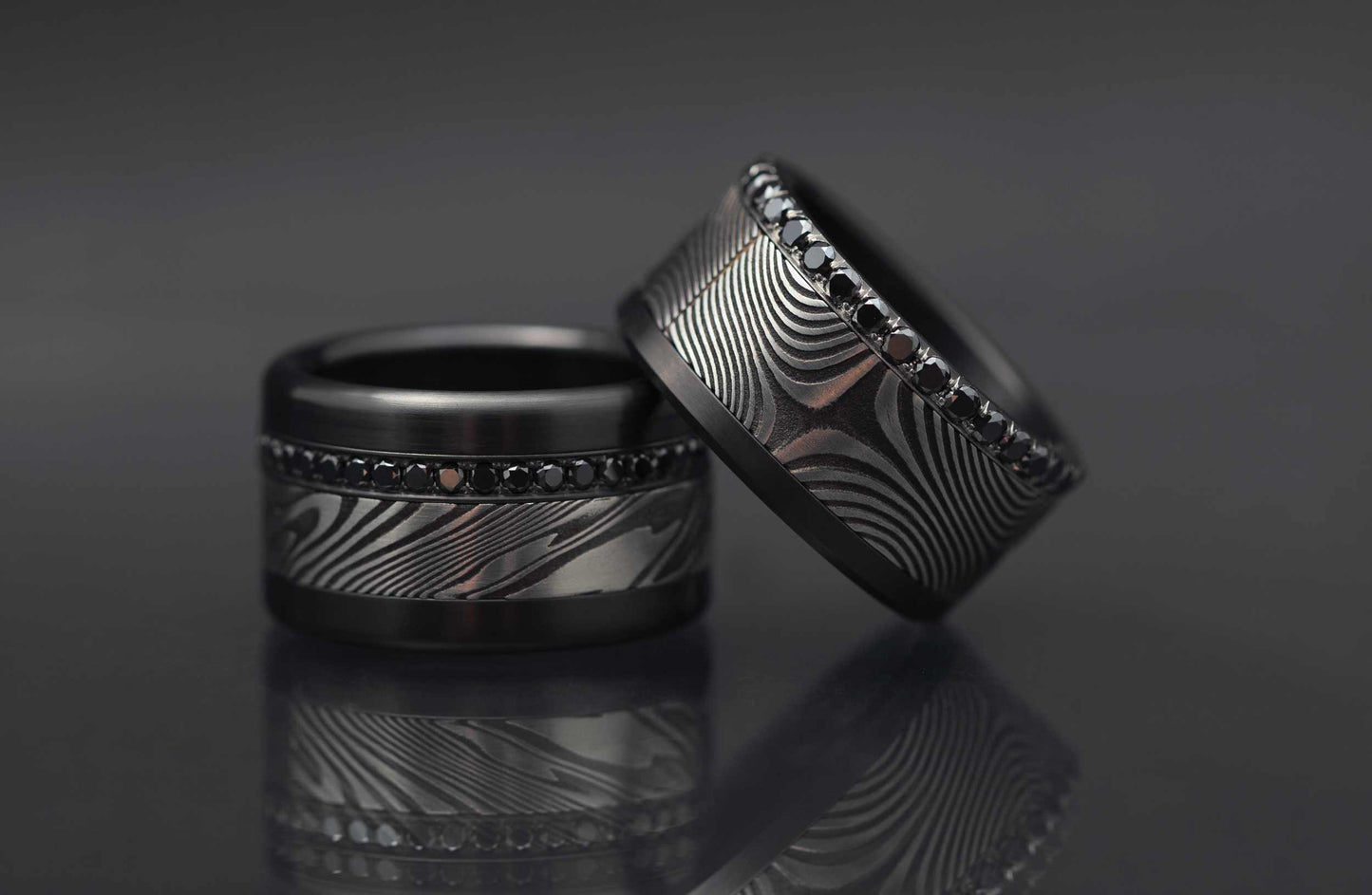 Small Black Fassung mit 1,9mm schwarzen Diamanten auf einer Seite vollständig besetzt