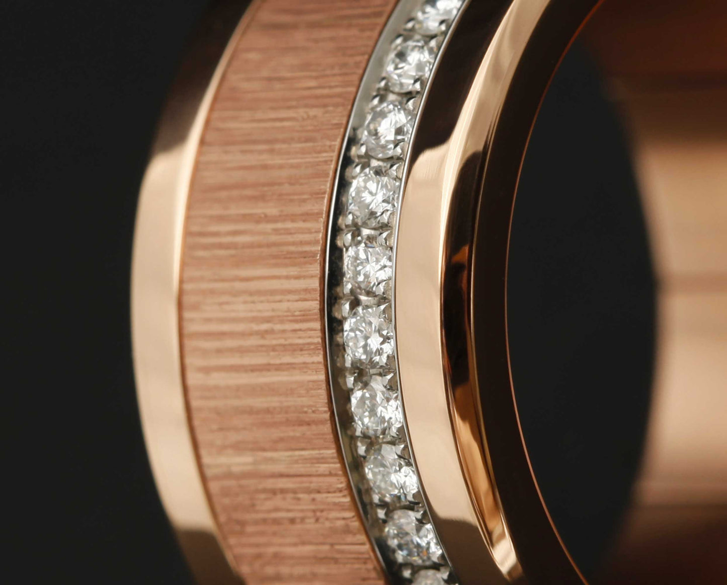 Medium Addon aus Stahl für personalisierbaren mood Ring mit 1,6mm Diamanten vollständig besetzt