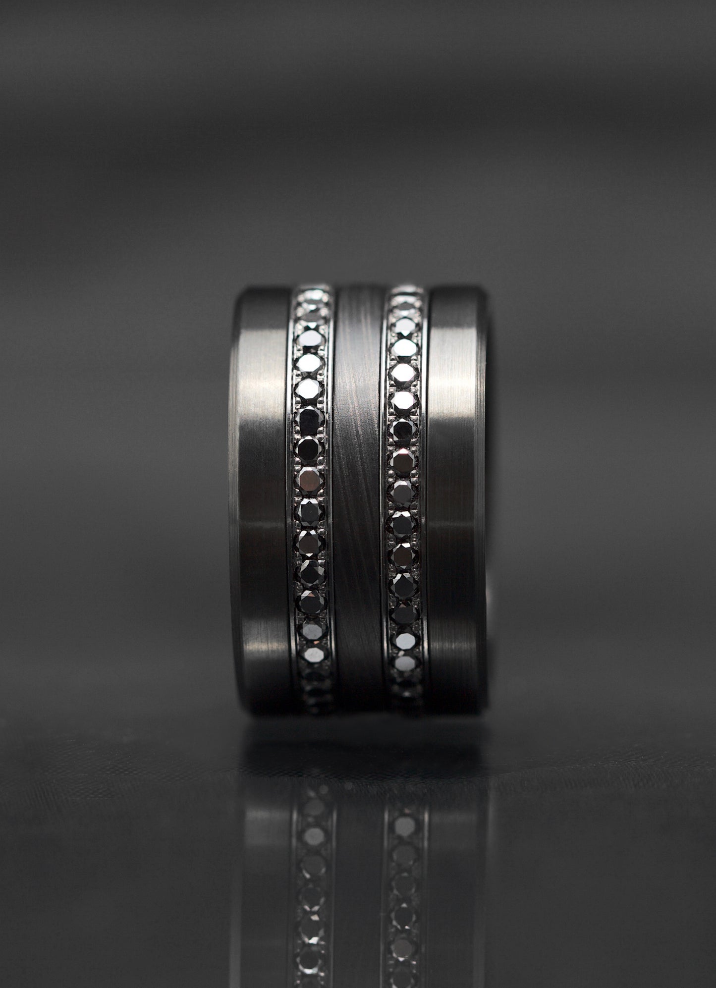 Medium Addon aus Stahl black mit schwarzen 1,6mm Diamanten vollständig besetzt